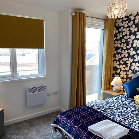 Central 2 Bed Newly Built Duplex Penthouse With Free Gated, On-Site Parking, Lift Access, Self Check-In, Super Fast Wifi, Two Cathedral View Terraces & Sleeps 6 피터버러 외부 사진