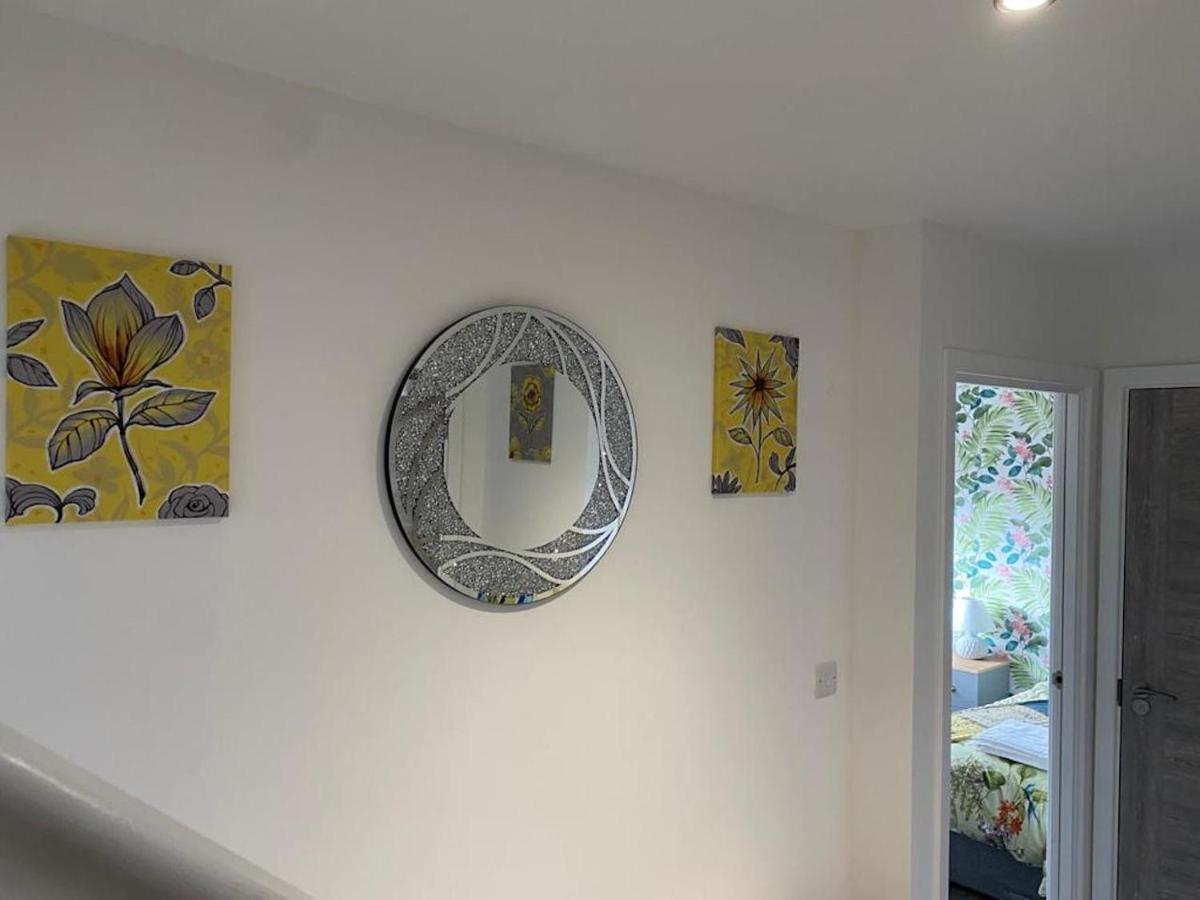 Central 2 Bed Newly Built Duplex Penthouse With Free Gated, On-Site Parking, Lift Access, Self Check-In, Super Fast Wifi, Two Cathedral View Terraces & Sleeps 6 피터버러 외부 사진