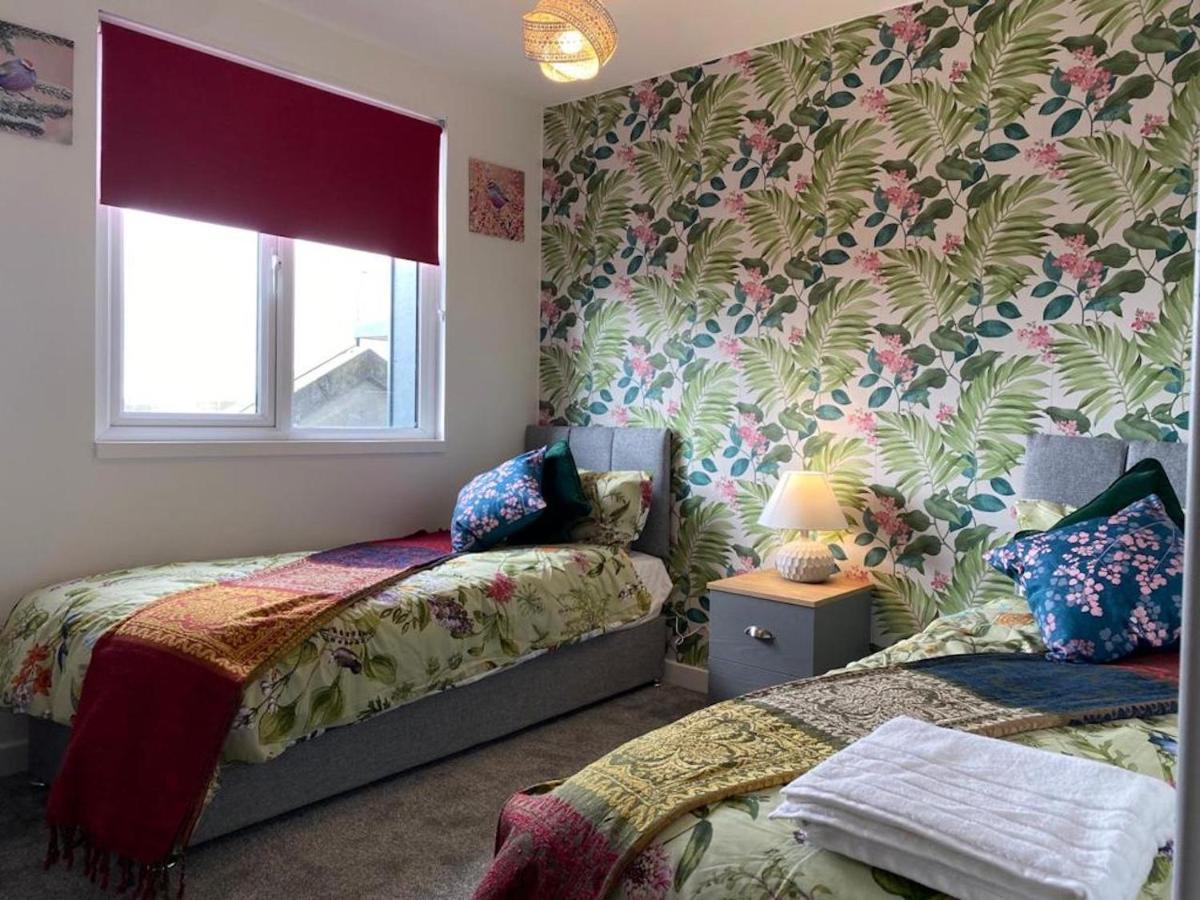 Central 2 Bed Newly Built Duplex Penthouse With Free Gated, On-Site Parking, Lift Access, Self Check-In, Super Fast Wifi, Two Cathedral View Terraces & Sleeps 6 피터버러 외부 사진