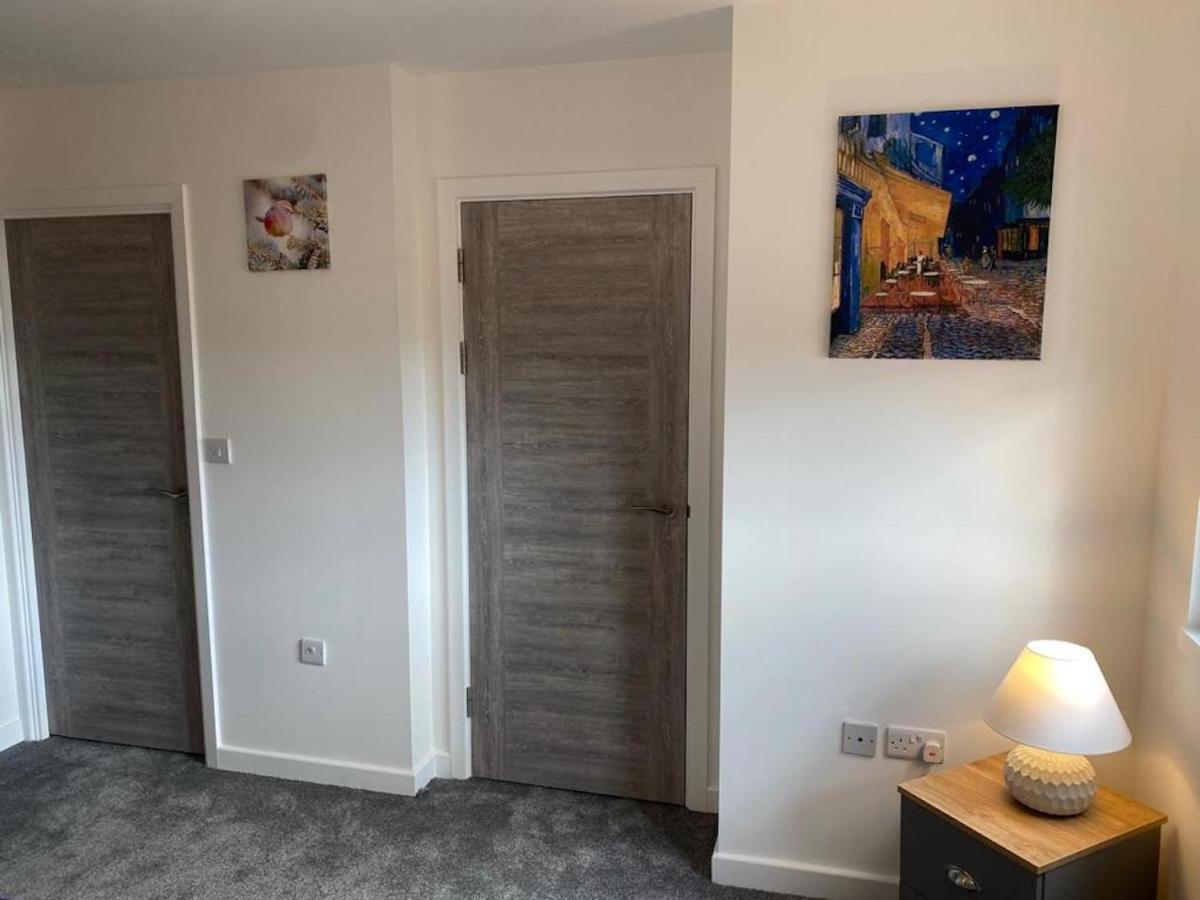 Central 2 Bed Newly Built Duplex Penthouse With Free Gated, On-Site Parking, Lift Access, Self Check-In, Super Fast Wifi, Two Cathedral View Terraces & Sleeps 6 피터버러 외부 사진